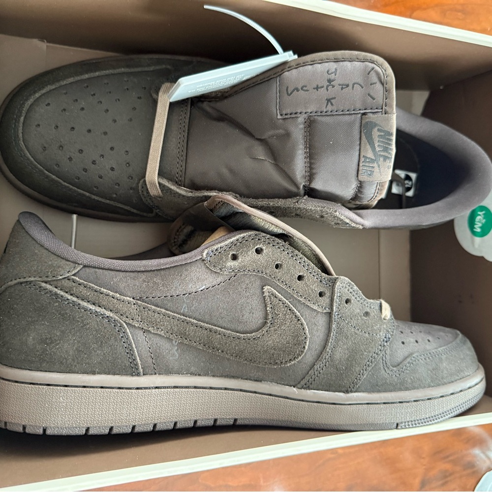 Nike Men's Brown Travis Scott AirJordans